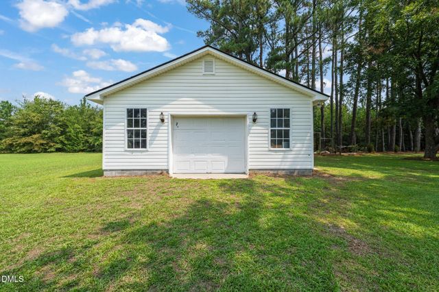 1718 Aman Dairy Road, Dunn, NC 28334