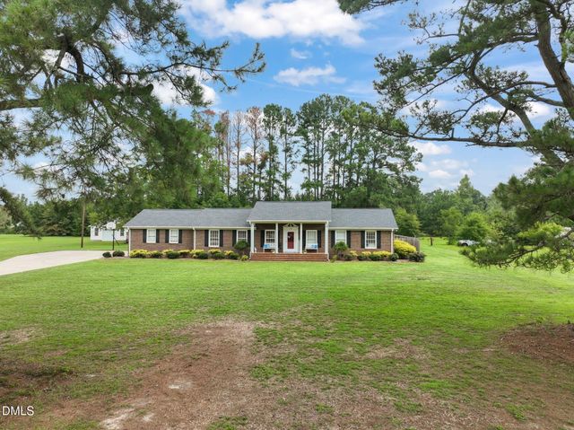 1718 Aman Dairy Road, Dunn, NC 28334