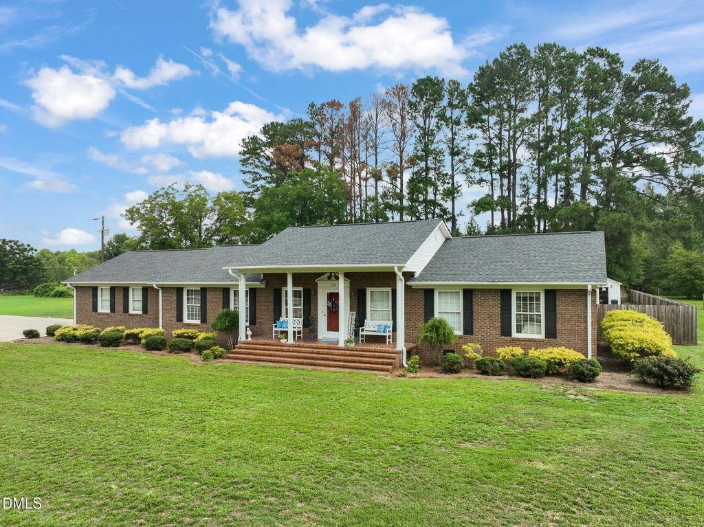 1718 Aman Dairy Road, Dunn, NC 28334