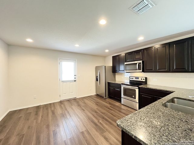 10823 AIRMEN DRIVE, Converse, TX 78109