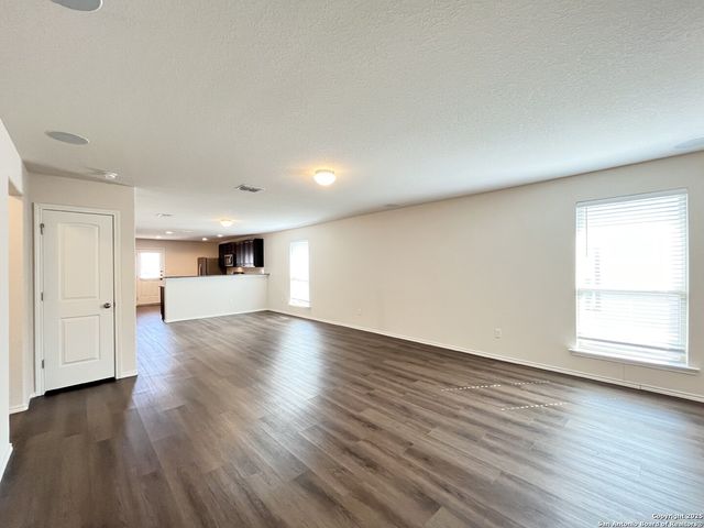 10823 AIRMEN DRIVE, Converse, TX 78109