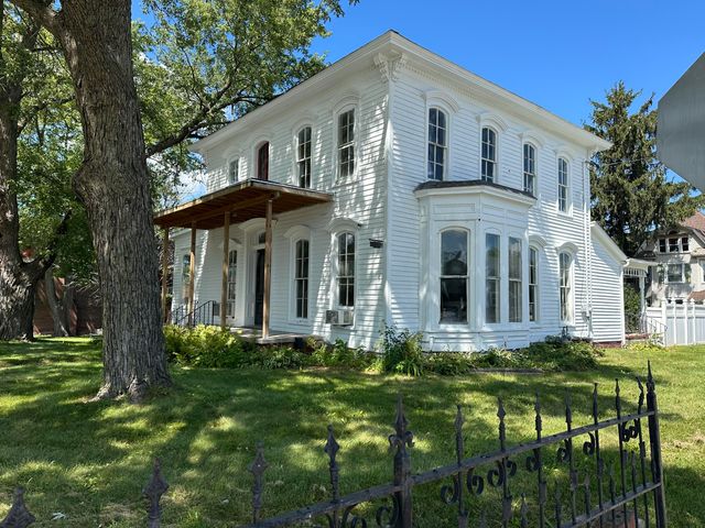 427 E Commercial Avenue, Lowell, IN 46356