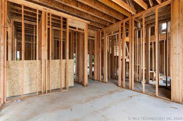 6610 E 153rd Street, Bixby, OK 74008