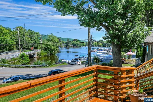 52 Sterling Road, Greenwood Lake, NY 10925
