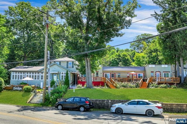 52 Sterling Road, Greenwood Lake, NY 10925
