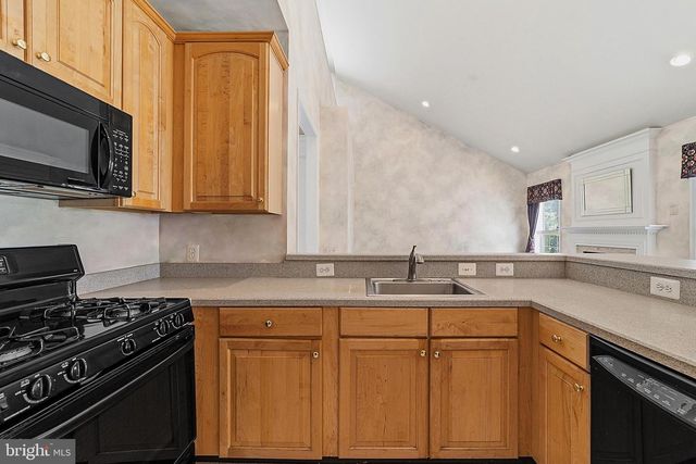 48 FESTIVAL DR, Voorhees, NJ 08043