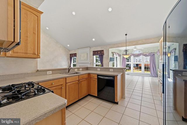 48 FESTIVAL DR, Voorhees, NJ 08043