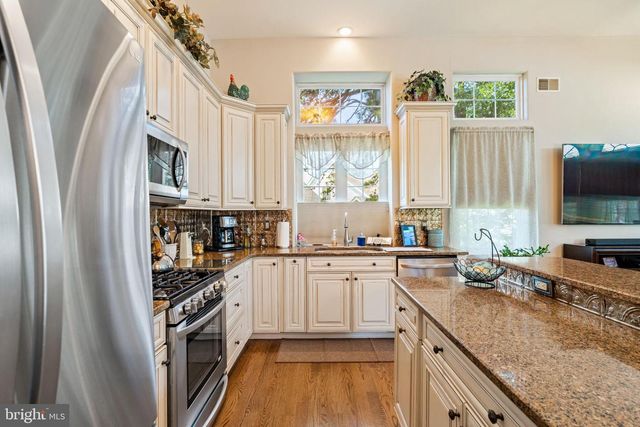 11 JUMPING BROOK LN, Barnegat, NJ 08005