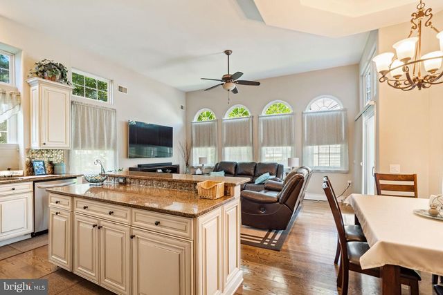 11 JUMPING BROOK LN, Barnegat, NJ 08005