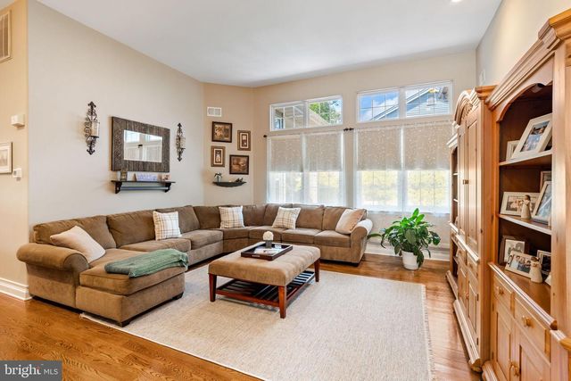 11 JUMPING BROOK LN, Barnegat, NJ 08005