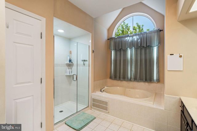11 JUMPING BROOK LN, Barnegat, NJ 08005