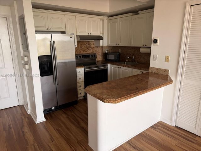 3500 Coral Way 907, Miami, FL 33145
