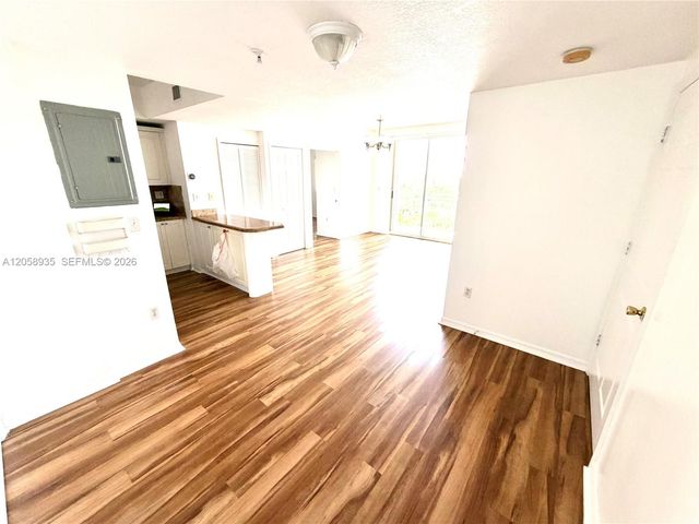 3500 Coral Way 907, Miami, FL 33145