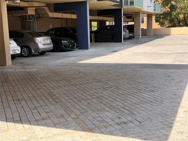 3500 Coral Way 907, Miami, FL 33145