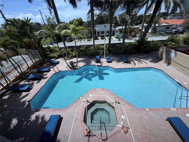 3500 Coral Way 907, Miami, FL 33145