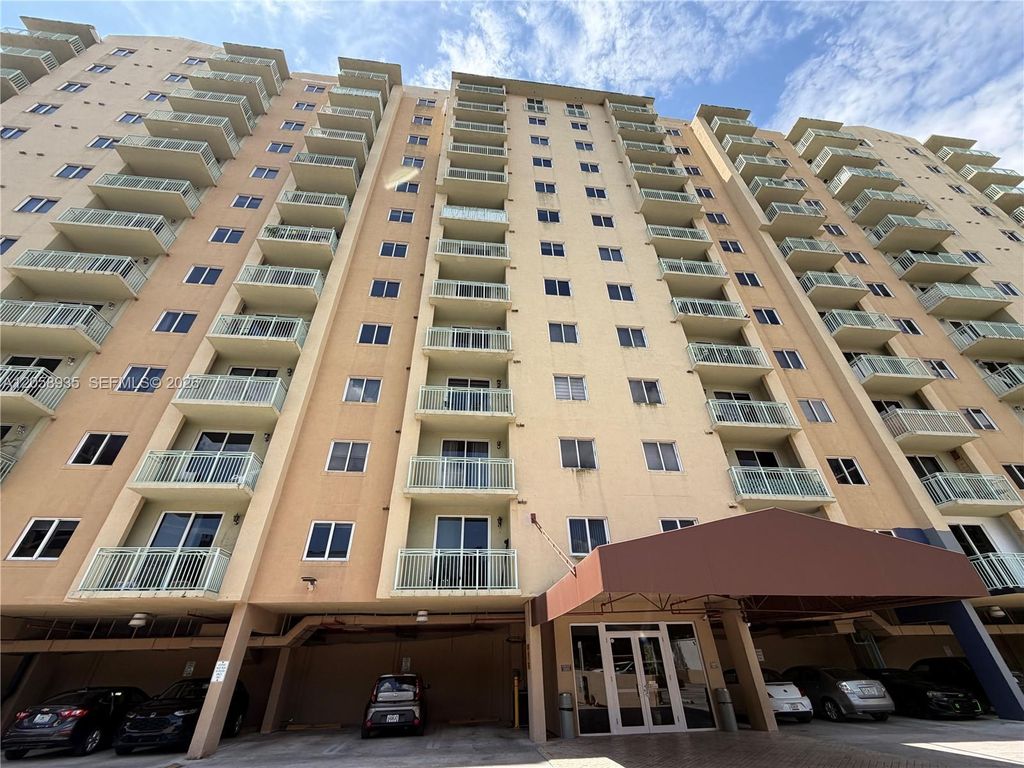 3500 Coral Way 907, Miami, FL 33145