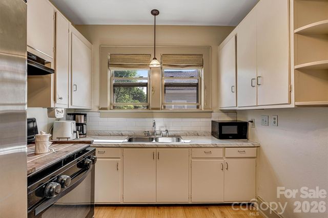 220 W 8th Street, Newton, NC 28658