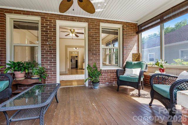 220 W 8th Street, Newton, NC 28658