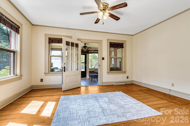 220 W 8th Street, Newton, NC 28658