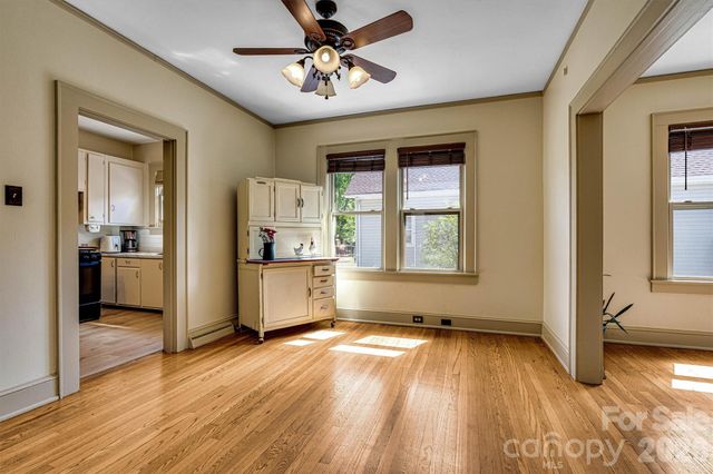220 W 8th Street, Newton, NC 28658