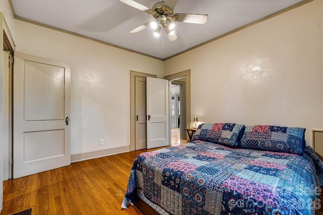 220 W 8th Street, Newton, NC 28658