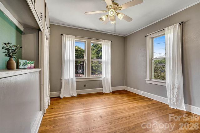 220 W 8th Street, Newton, NC 28658