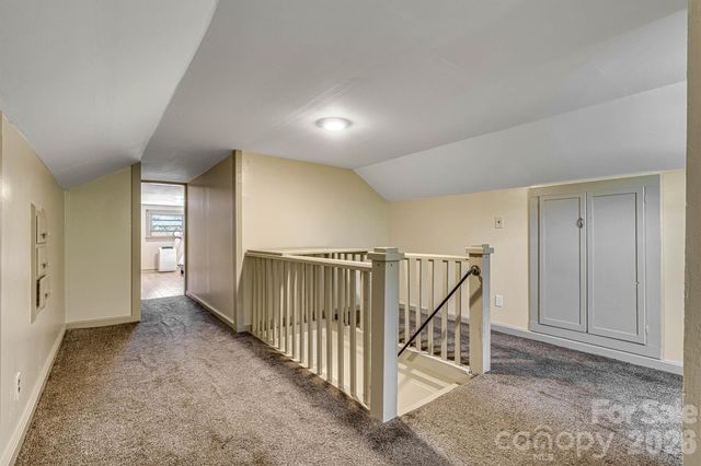 220 W 8th Street, Newton, NC 28658
