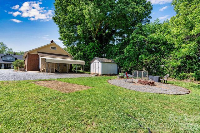 220 W 8th Street, Newton, NC 28658