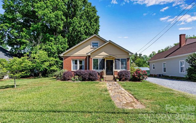 220 W 8th Street, Newton, NC 28658