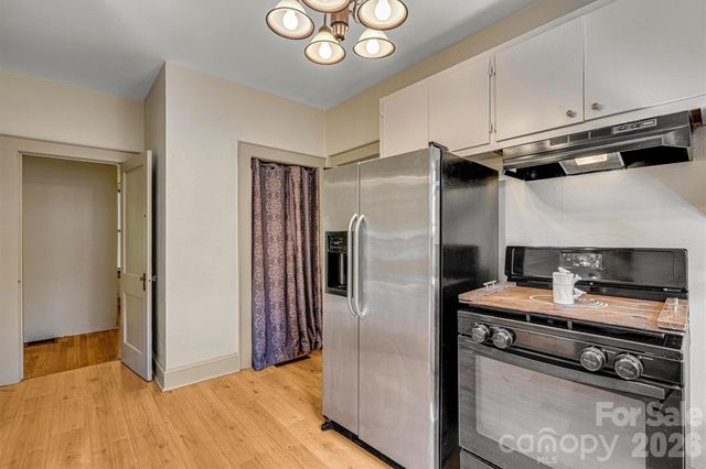 220 W 8th Street, Newton, NC 28658