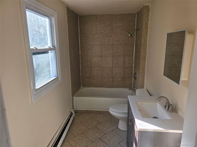 127 W Parmenter Street 1, Newburgh, NY 12550