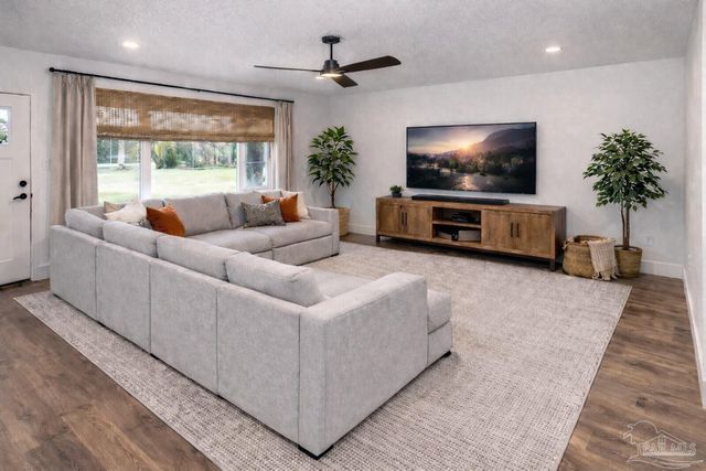 6441 Aspen Ave, Milton, FL 32570