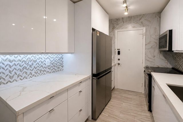 2260 NE 67th Street 1705, Fort Lauderdale, FL 33308