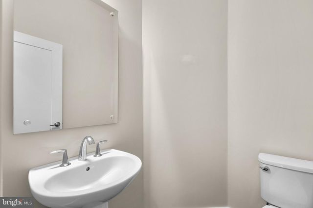 10413 FERNWOOD RD, Bethesda, MD 20817