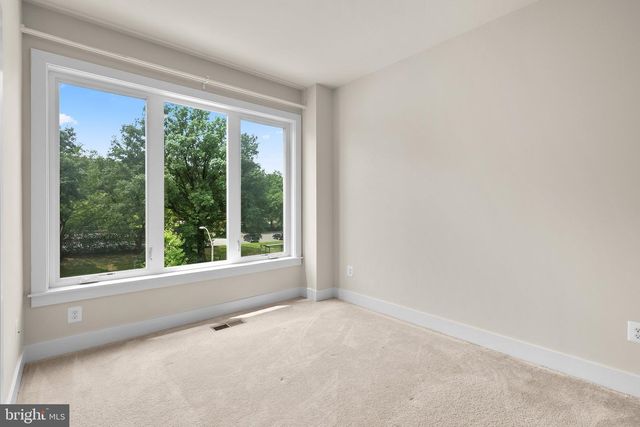 10413 FERNWOOD RD, Bethesda, MD 20817