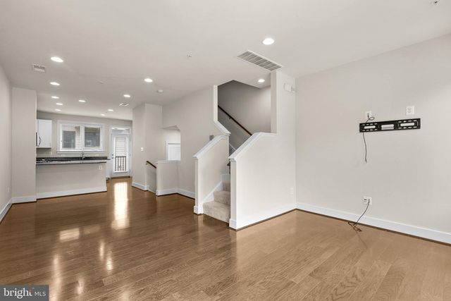 10413 FERNWOOD RD, Bethesda, MD 20817