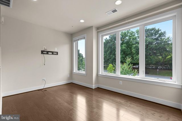 10413 FERNWOOD RD, Bethesda, MD 20817