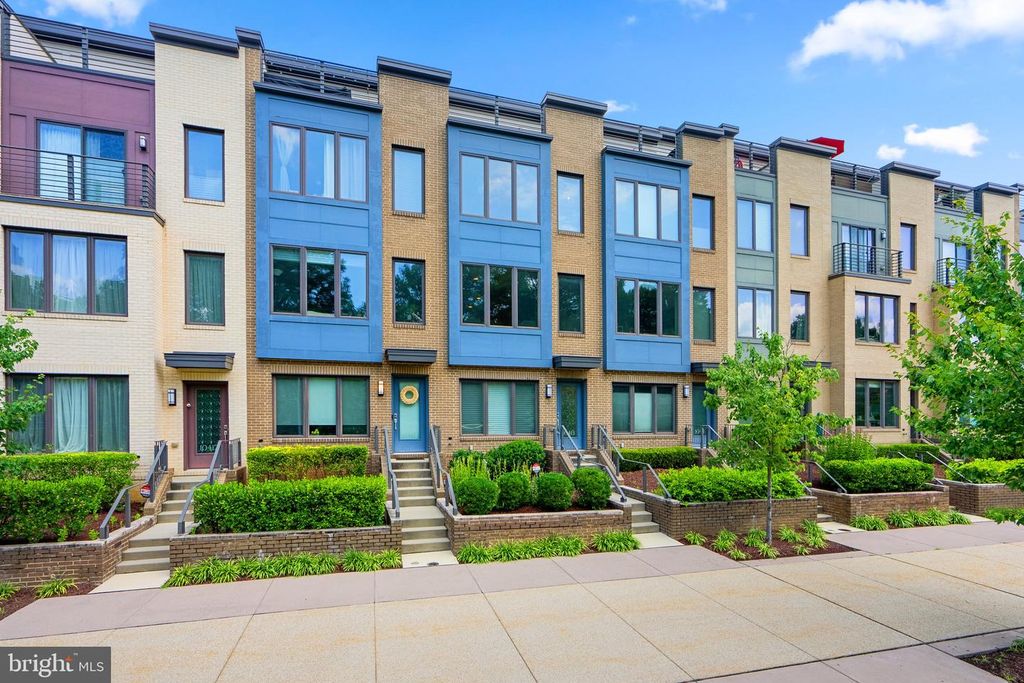 10413 FERNWOOD RD, Bethesda, MD 20817