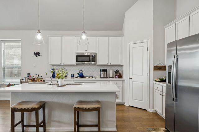 10324 Lakemont Drive, Fort Worth, TX 76131