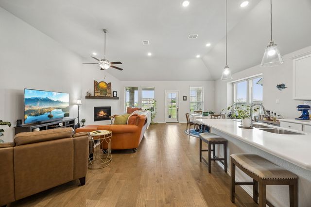 10324 Lakemont Drive, Fort Worth, TX 76131