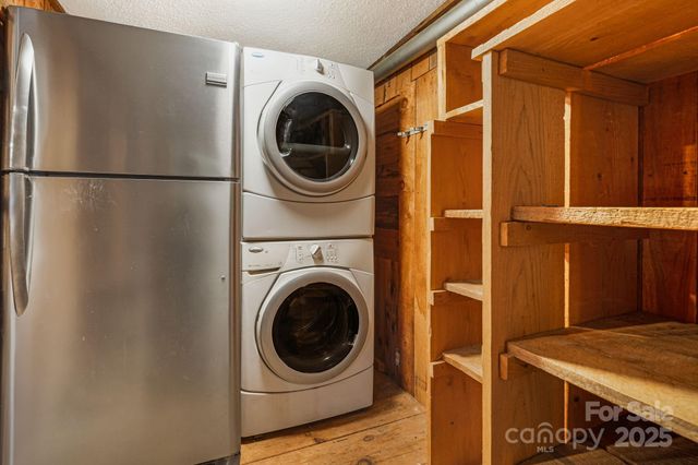 814 Little Creek Road, Burnsville, NC 28714