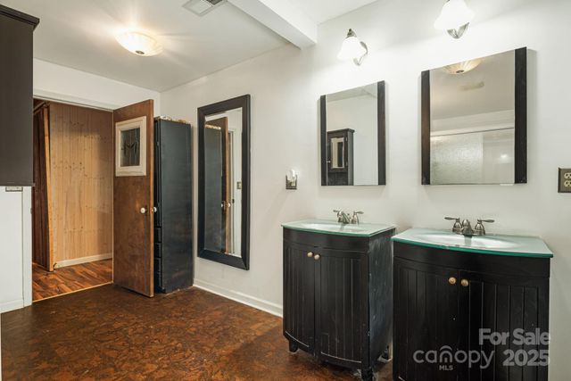 814 Little Creek Road, Burnsville, NC 28714