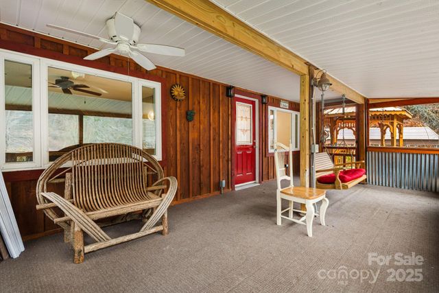 814 Little Creek Road, Burnsville, NC 28714