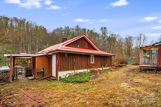 814 Little Creek Road, Burnsville, NC 28714