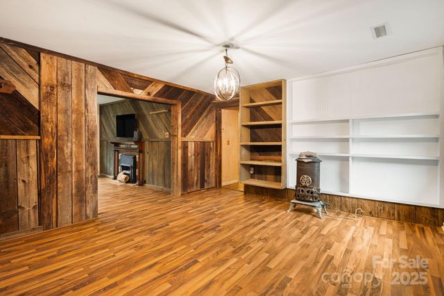 814 Little Creek Road, Burnsville, NC 28714