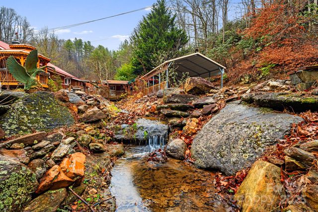 814 Little Creek Road, Burnsville, NC 28714