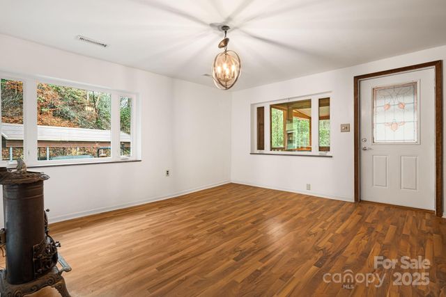 814 Little Creek Road, Burnsville, NC 28714