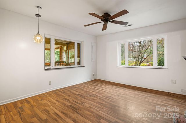 814 Little Creek Road, Burnsville, NC 28714