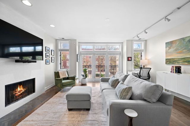 3752 N Fremont Street 2, Chicago, IL 60613