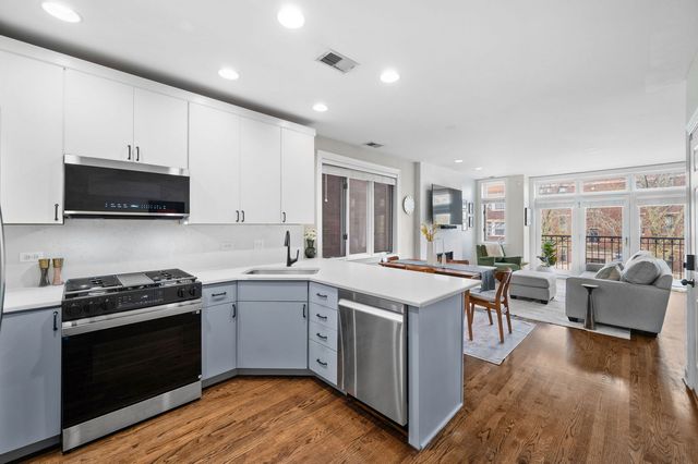 3752 N Fremont Street 2, Chicago, IL 60613